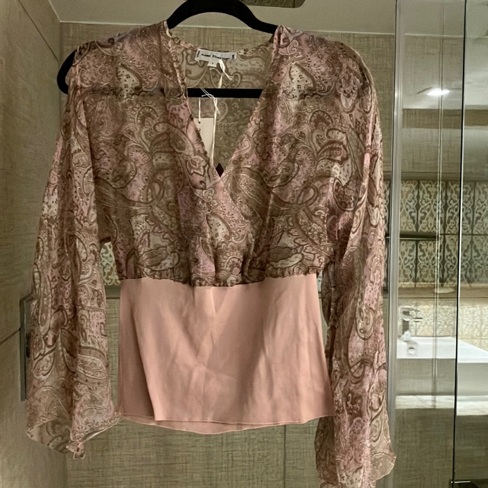 Beautiful Anne Fountaine top.
